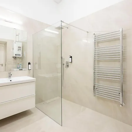 Cozy Leo In The Heart Of