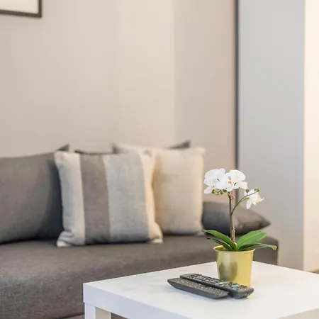 Cozy Leo In The Heart Of *